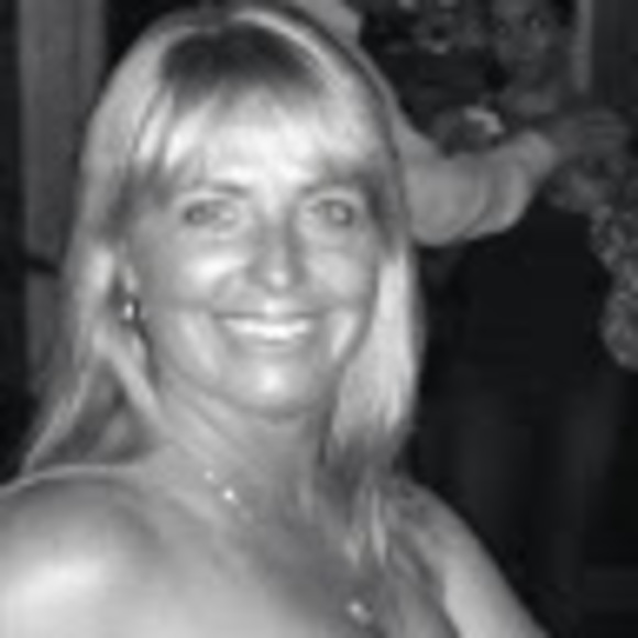 Meet your Posher, Lisa - Picture 1 of 1